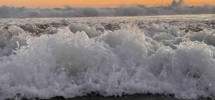 Alertan por mar de fondo en Chiapas, generará olas de casi tres metros
