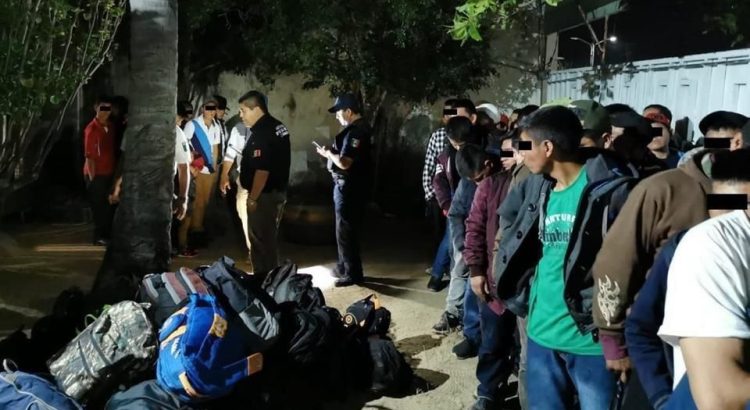 En Chiapas rescatan a 76 migrantes