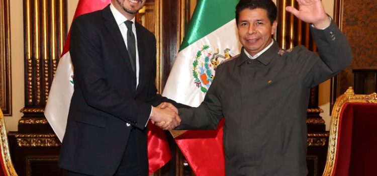 Declara Perú «persona non grata» a embajador de México