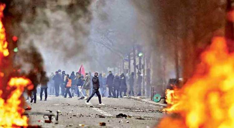 Escalan los disturbios en Francia