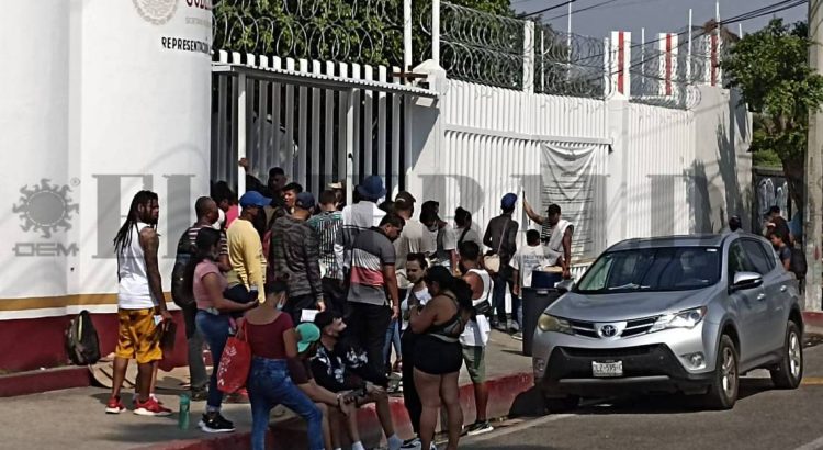 Migrantes denuncian que el INM los encierra aun teniendo documentos para poder avanzar