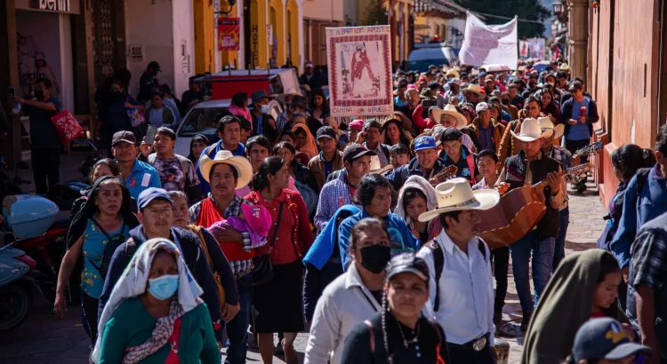 Indígenas marchan contra la violencia y megaproyectos en Chiapas
