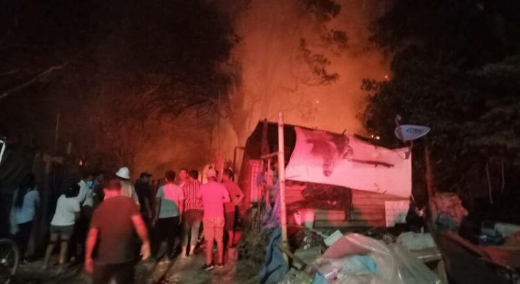 Sujeto incendia más de ocho casas y un vehículo en Tuxtla Gutiérrez, Chiapas