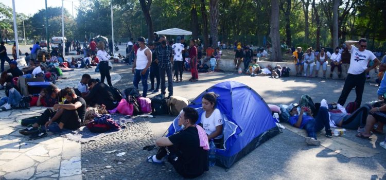 Separaciones familiares mantienen varados a migrantes en el sur de México