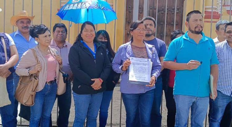 Maestros anuncian nuevo bloqueo en la carretera San Cristóbal-Tuxtla por falta de pago