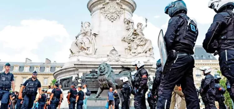 Desafían prohibición a protestar en París Desafían prohibición a protestar en París