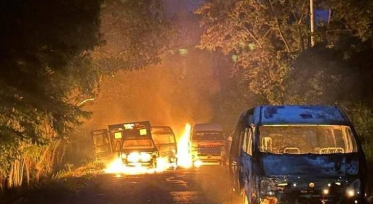 Retornó la violencia a Comalapa, Chiapas: vehículos incendiados y balacera generan temor