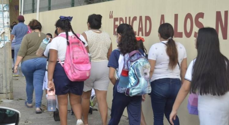 Más de un millón de alumnos regresan a clases en Chiapas