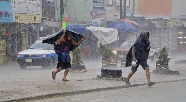 Alertan por posibles ciclón tropical provocando fuertes lluvias en Chiapas