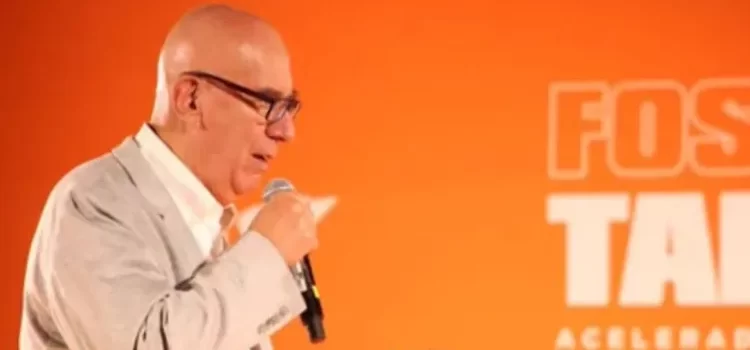 MC sí va solo … y busca aspirante