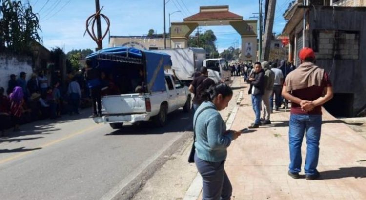 Bloqueos carreteros paralizan Chiapas