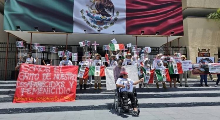 Familias de personas desaparecidas marchan en Chiapas, dicen que no hay nada que festejar