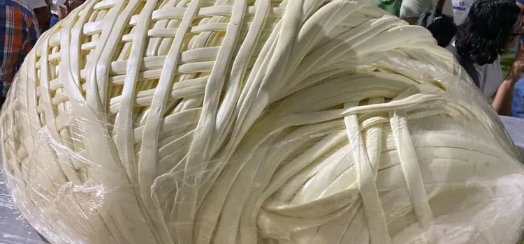 Chiapas logra Récord Guinness por el queso de hebra más grande del mundo