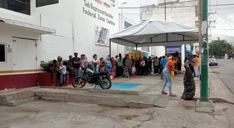 Migrantes venezolanos denuncian falta de apoyo y permisos por parte del INM en Chiapas