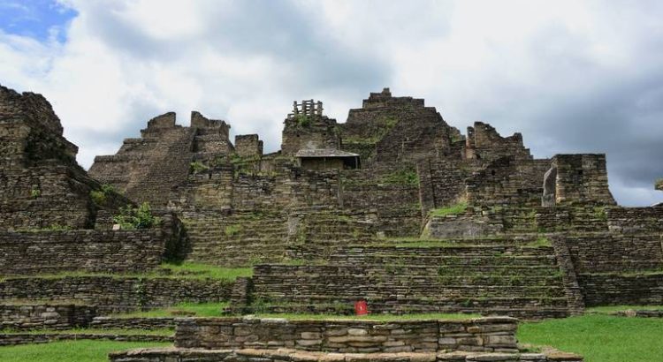 Cierre de zona arqueológica Toniná afecta al turismo en Ocosingo