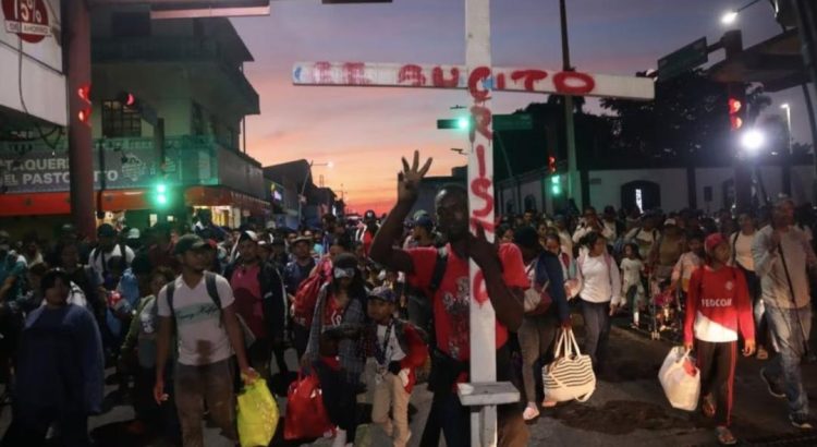 De Tapachula sale caravana de 8 mil migrantes