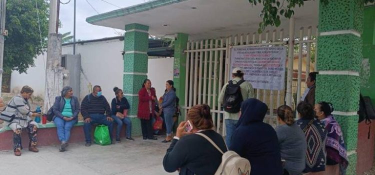 Paro en escuelas de Chiapas por falta de pagos y aumentos salariales