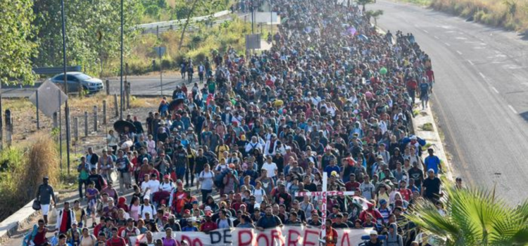 Caravana migrante se desintegra en Chiapas; acepta tramitar documentos en Huixtla