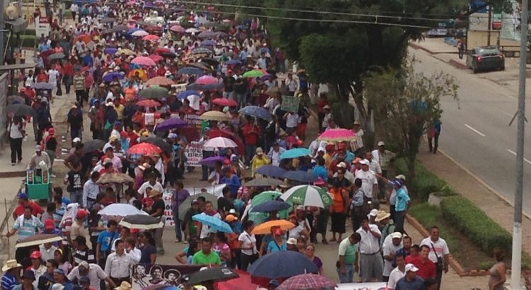 Secretaría de Educación crea mega marcha en Tuxtla