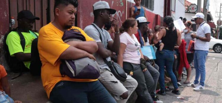 Migrantes venezolanos protestan en Cd. Juárez para no ser trasladados a Chiapas