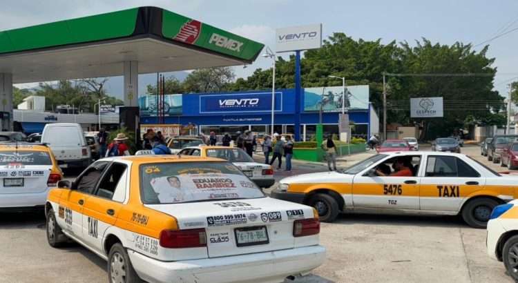 Gasolineras de Chiapas se quedan sin combustible debido al bloqueo de trabajadores de CNTE