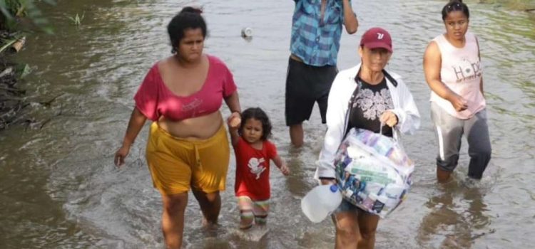 Intensas lluvias dejan al menos 15 viviendas inundadas en Chiapas