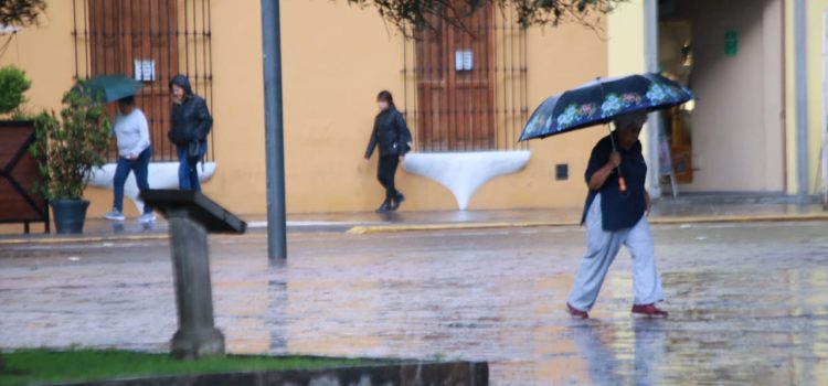 Entrada de la onda tropical número 10 provocará fuertes lluvias en Chiapas