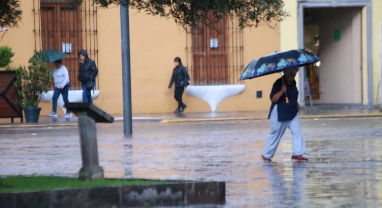 Entrada de la onda tropical número 10 provocará fuertes lluvias en Chiapas