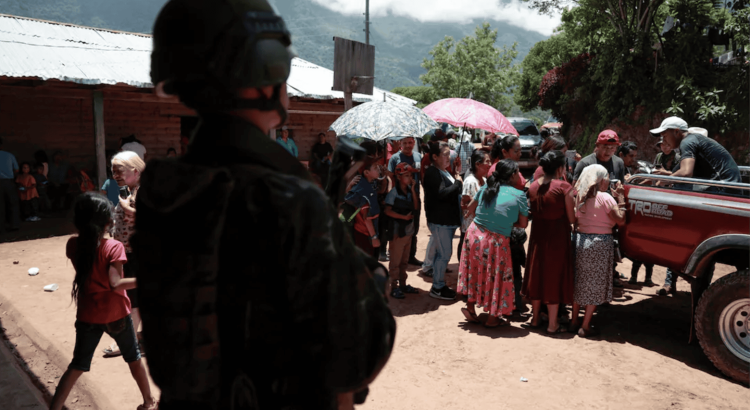 SRE atiende a refugiados en Guatemala que huyeron de la violencia en Chiapas