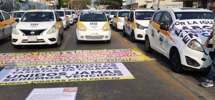 Transportistas de Chiapas se manifiestan contra Uber y Didi