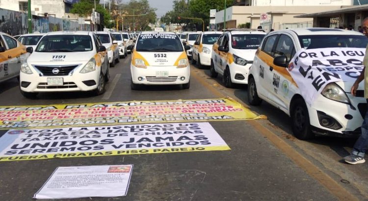 Transportistas de Chiapas se manifiestan contra Uber y Didi