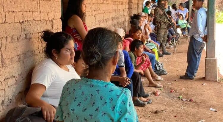 Refugiados de Chiapas en Guatemala, reciben estatus humanitario y apoyo integral