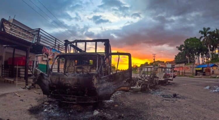 Consulado de EE. UU. alerta sobre viajar a Sinaloa tras brote de violencia