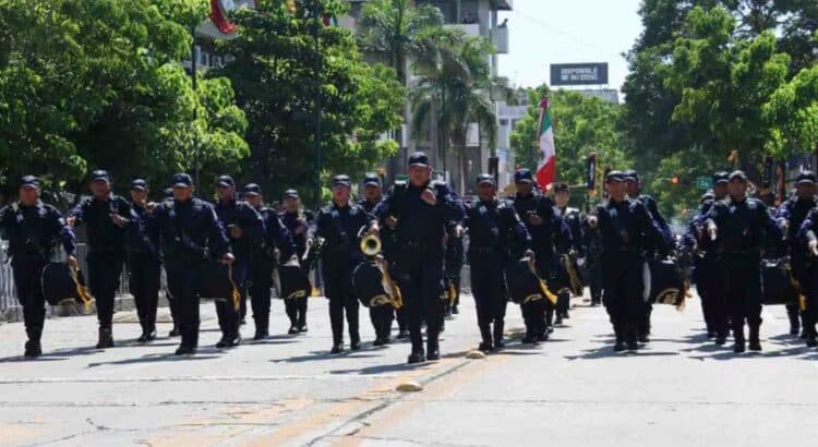 Protesta del Poder Judicial Federal durante el desfile del 16 de septiembre en Chiapas