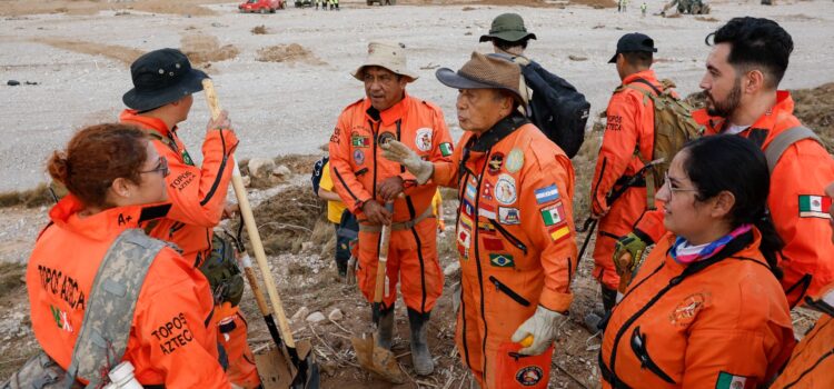 «Topos Azteca» participan en labores de rescate en España tras devastador temporal