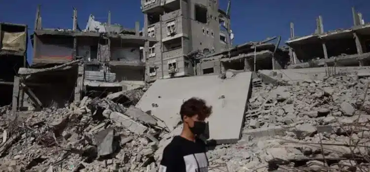 Miles de palestinos regresan a Gaza en medio de la tregua entre Israel y Hamás