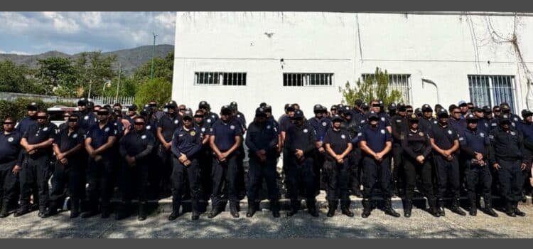 Detienen a 98 policías falsos en Tonalá, Chiapas