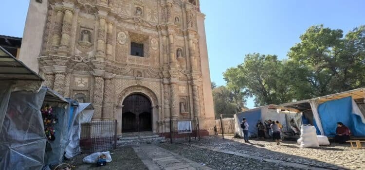 Liberan fachada del templo de Santo Domingo en el centro histórico de San Cristóbal