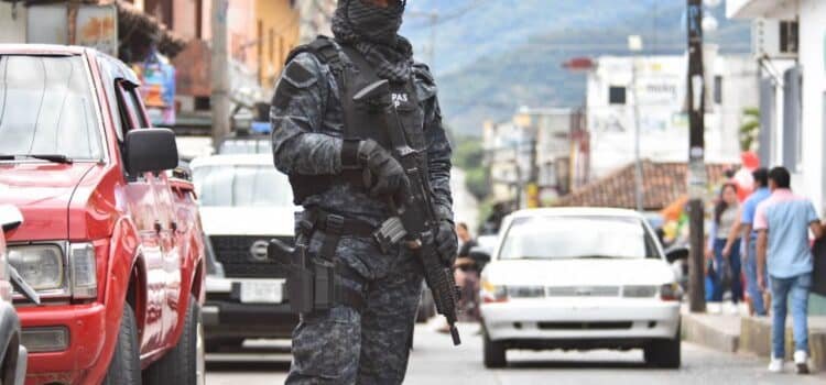 Militares realizaron cateos no autorizados con casi 40 vehículos en Chiapas Militares realizaron cateos no autorizados con casi 40 vehículos en Chiapas