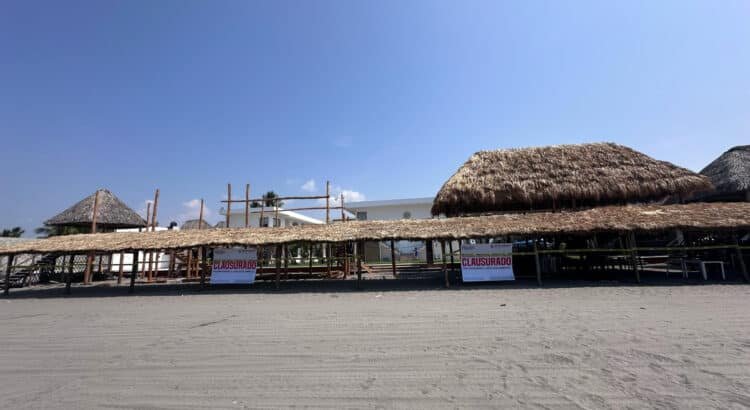 Profepa clausura construcciones en las playas de Tonalá, Chiapas