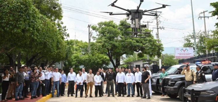 Chiapas estrena drones artillados y perro robótico para reforzar seguridad fronteriza