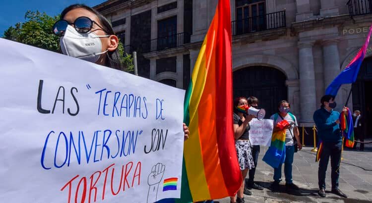 Chiapas prohibe y castiga las ‘terapias de conversión’
