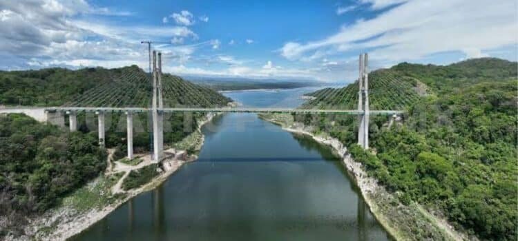 El gobierno lleva más de 10 años sin terminar puente en Chiapas