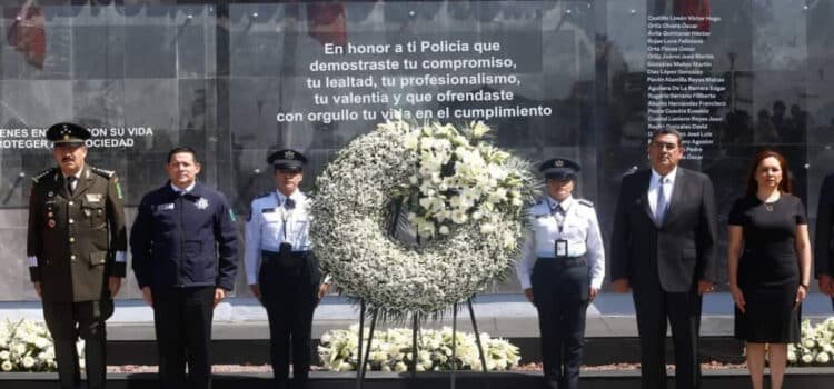Rinden homenaje póstumo a 5 policías asesinados y calcinados en Chiapas