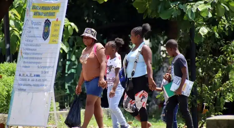 Brindan espacios a jóvenes migrantes en prepas de Chiapas