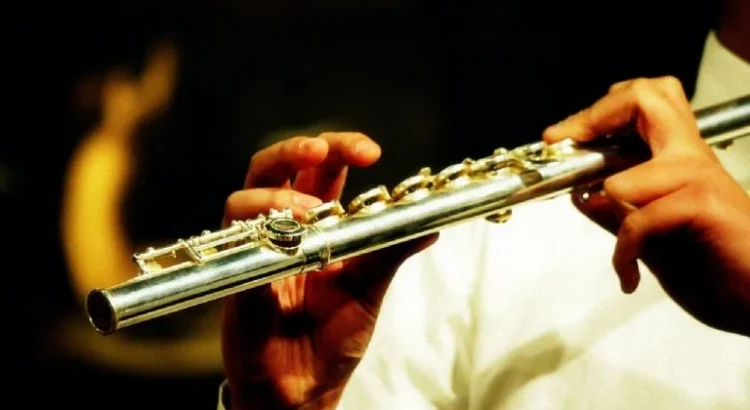 Aduana mexicana detiene instrumentos musicales donados a niños de Chiapas
