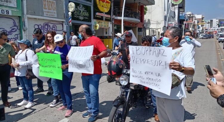 Protestan periodistas de Chiapas por “campaña de desprestigio” contra comunicadora