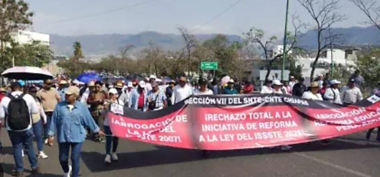 Docentes de la región Altos alistan paro nacional con bloqueos en Tuxtla este 17 de octubre