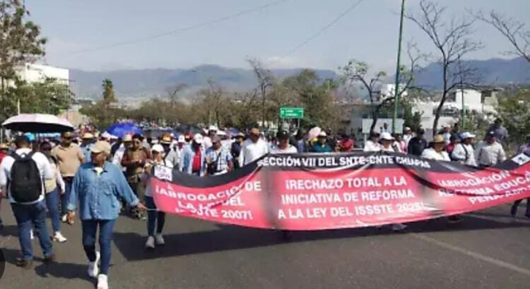 Docentes de la región Altos alistan paro nacional con bloqueos en Tuxtla este 17 de octubre