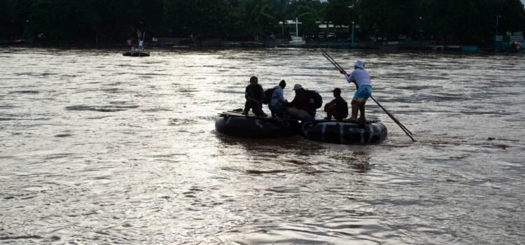 Condenan a tres personas por el tráfico de 16 migrantes en Chiapas